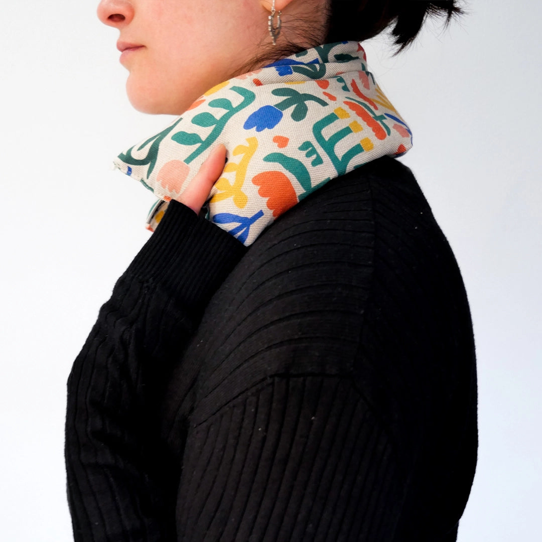 Heating pad with wheat kernels and lavender