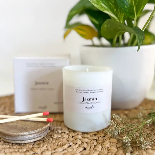 Soy wax scented candle with natural essential oils