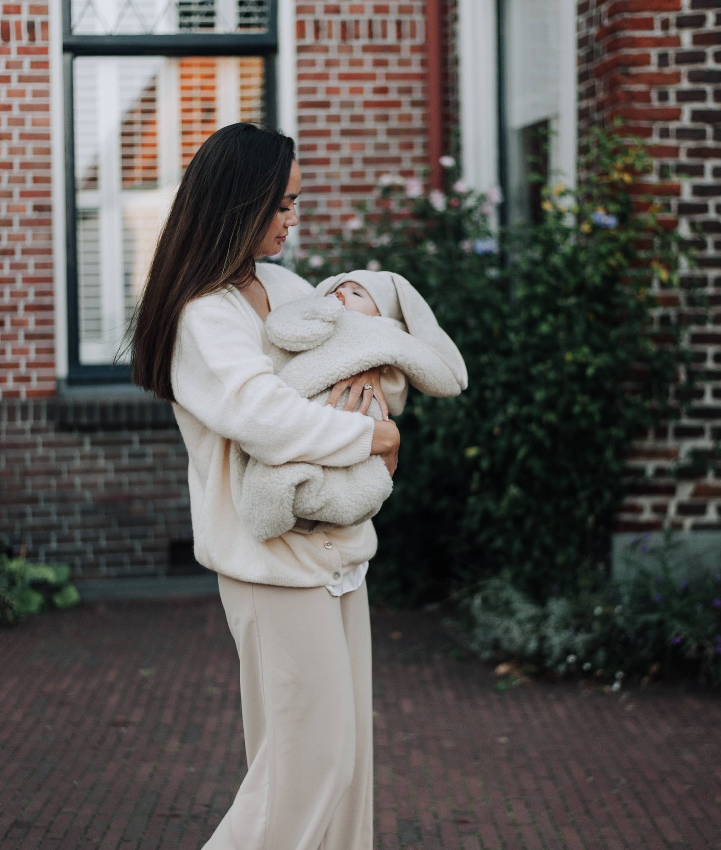 Baby blanket wrap with hood in 100% merino wool