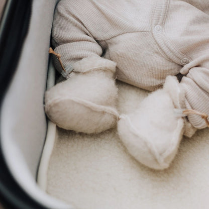 Baby booties in 100% merino wool