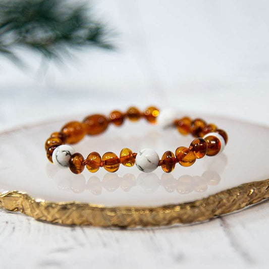 Amber bracelet with howlite for teething